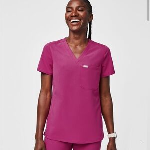FIGS Catarina One Pocket Scrub Top | Raspberry Sorbet